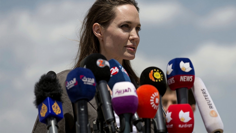 Angelina Jolie siyasete girebilir: Hükümetlerle çalışmaya uygunum