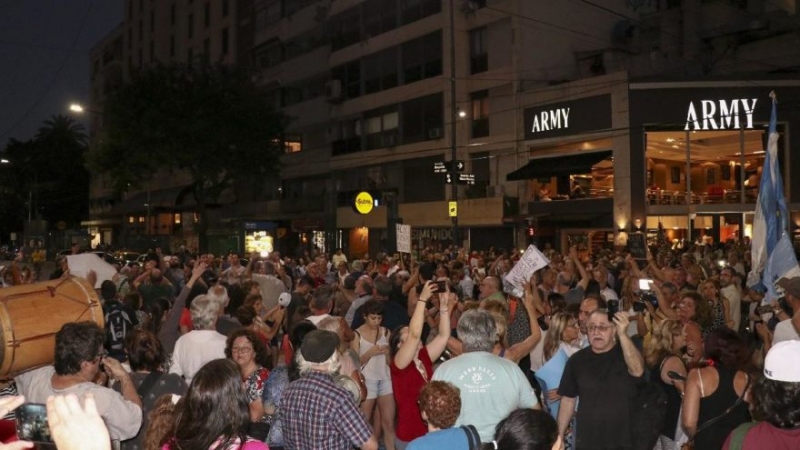 Arjantin’de halk zamlara karşı sokağa döküldü!