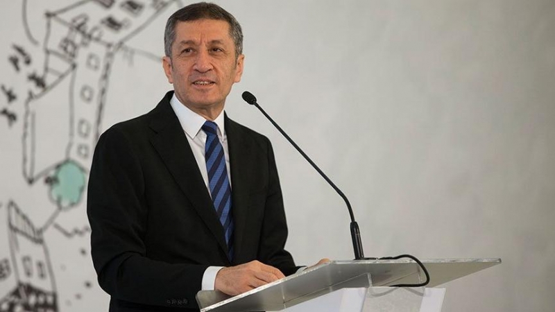 Eğitim Bakanı cihat övgüsü içeren o kitaba sahip çıktı