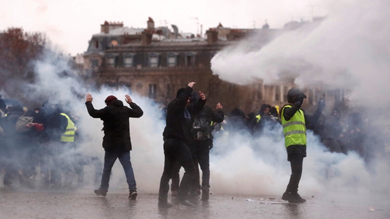 Fransada mahkemeden biber gazı kullanımının yasaklanmasına ret