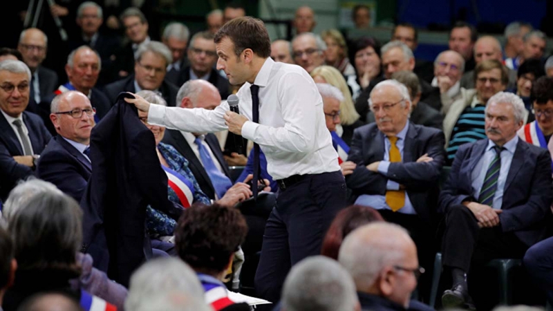 Macron, Sarı Yeleklere ilişkin müzakere toplantılarını başlattı