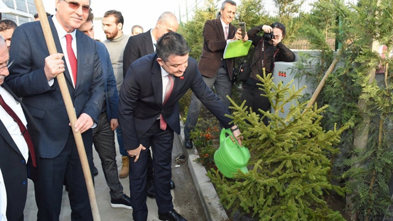 Pakdemirli: Tarım, savunma sanayisinden daha önemlidir