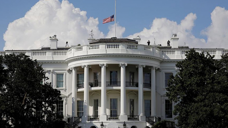 Trumptan eş bulma tavsiyesi almak için Beyaz Saraya girmeye çalışan kişi tutuklandı