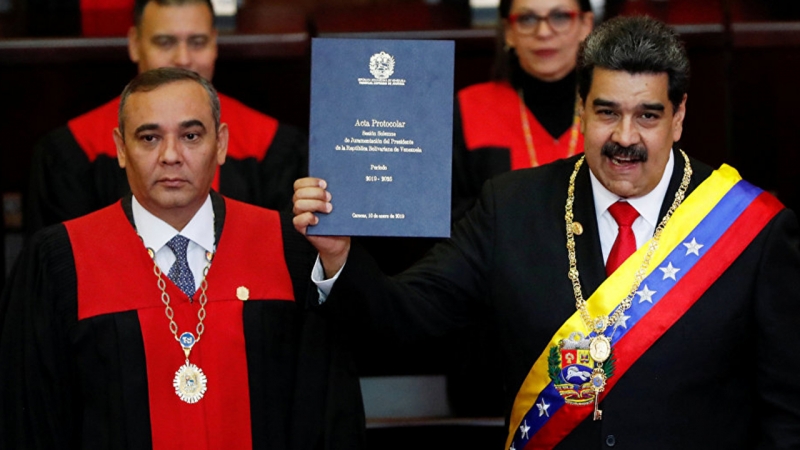 Venezüellada Maduro devlet başkanlığı için yemin etti